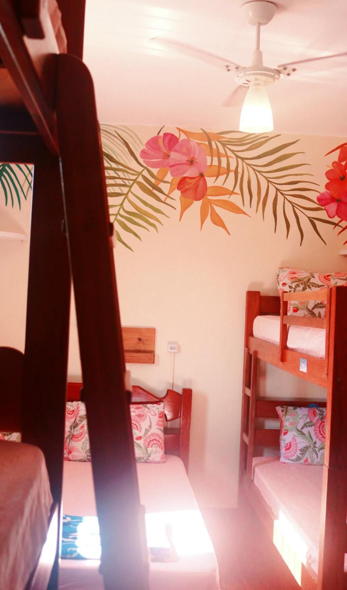 Ubatuba Wild Surf Hostel Екстер'єр фото