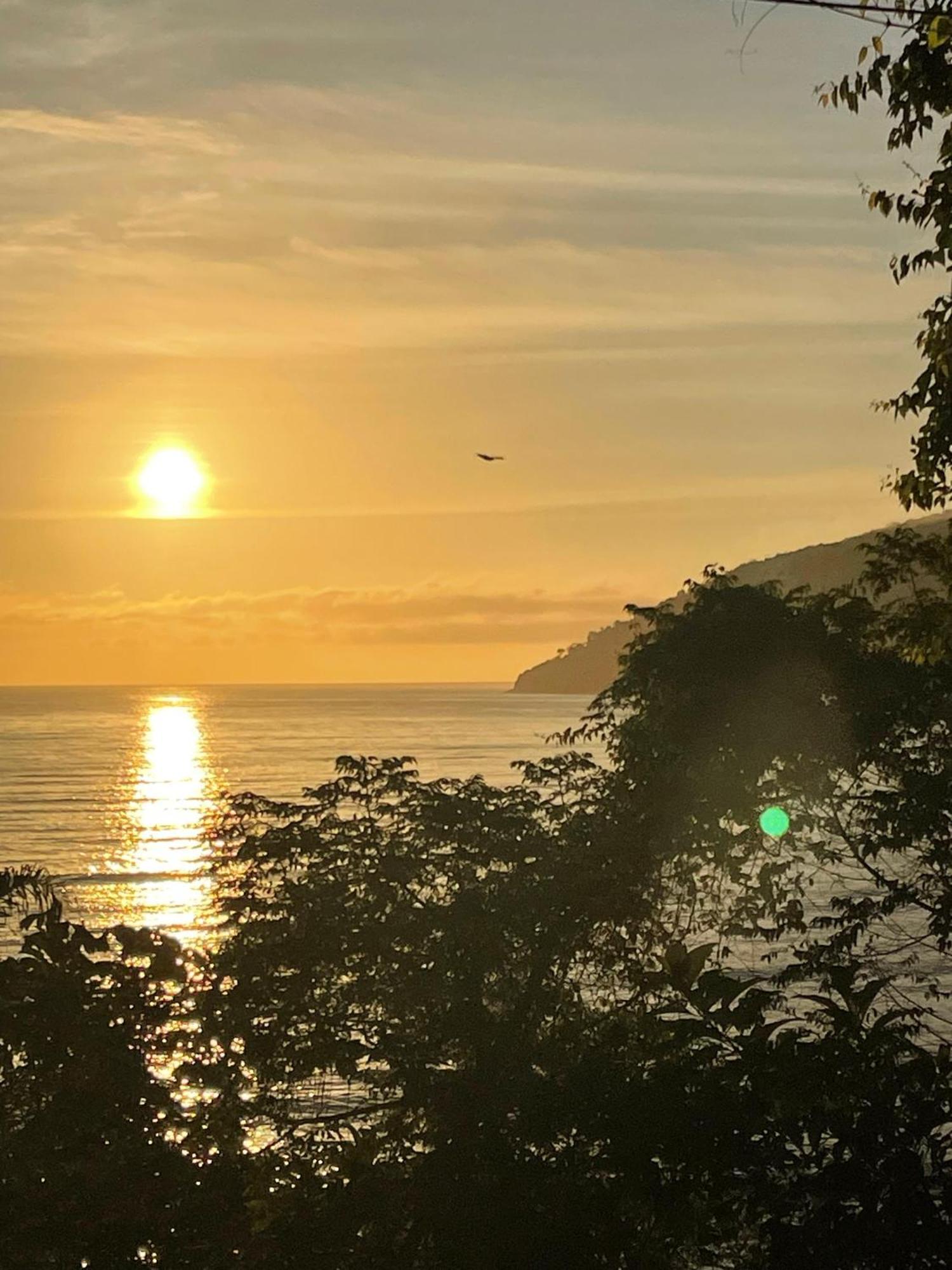 Ubatuba Wild Surf Hostel Екстер'єр фото